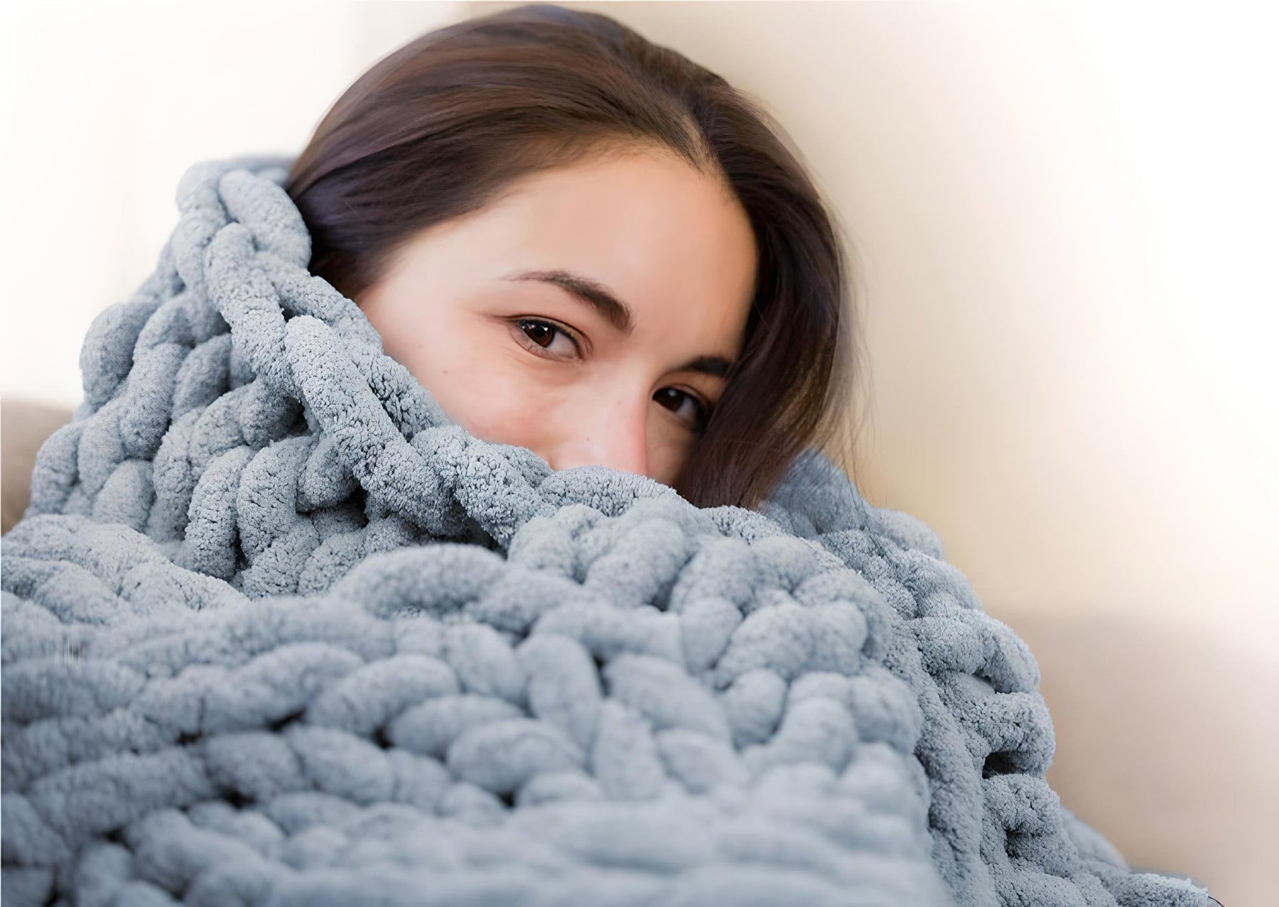 Indulge in Luxurious Comfort: The Elevated Warmth and Style of Chenille Chunky Knitted Blankets - Gear Elevation